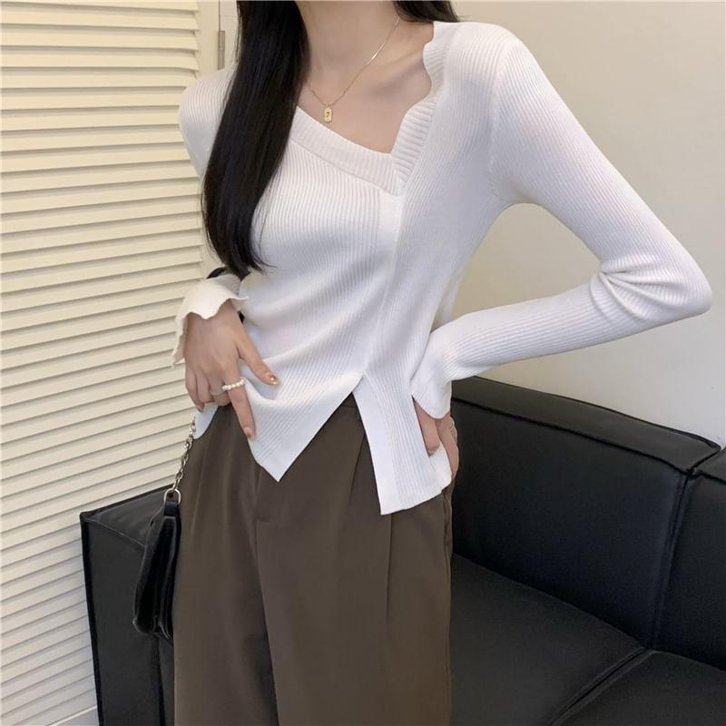 Long-Sleeve V-Neck Asymmetrical Plain Knit Top Product Image