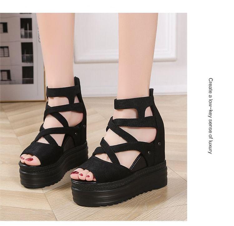 Platform Wedge Plain Sandals Product Image