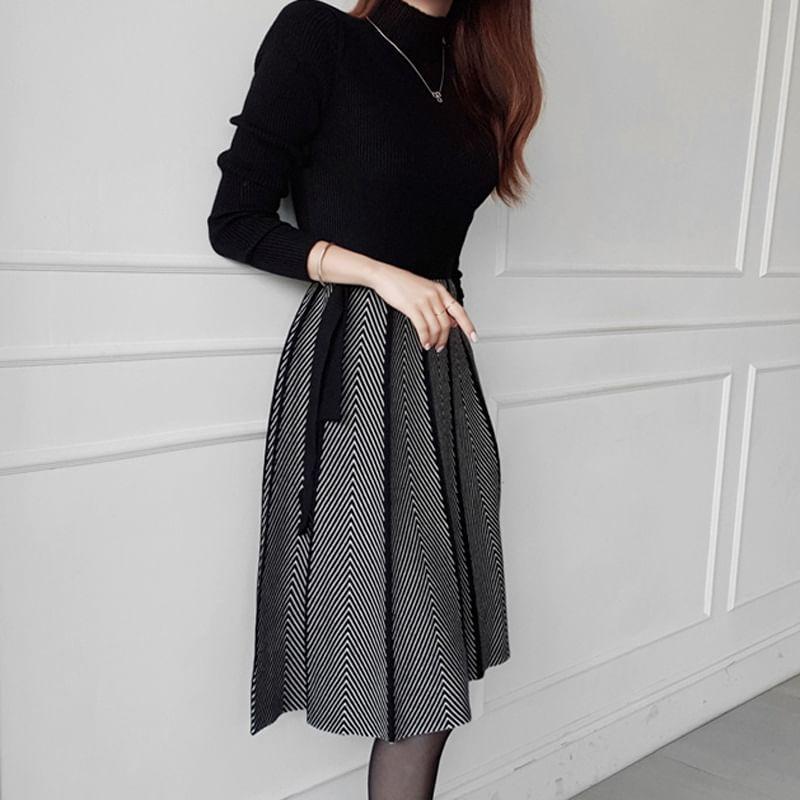 Long-Sleeve Turtleneck Two Tone Pleated A-Line Knit Dress Product Image