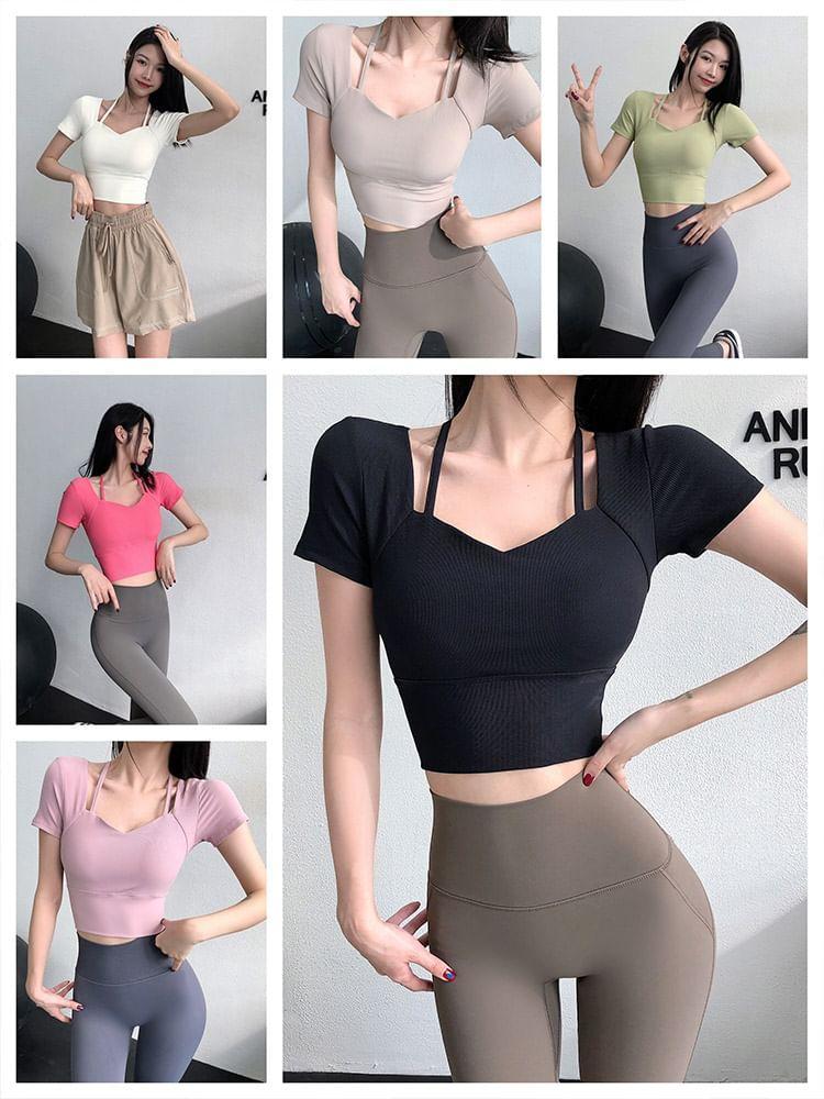 Short Sleeve V-Neck Sport Crop Top Product Image