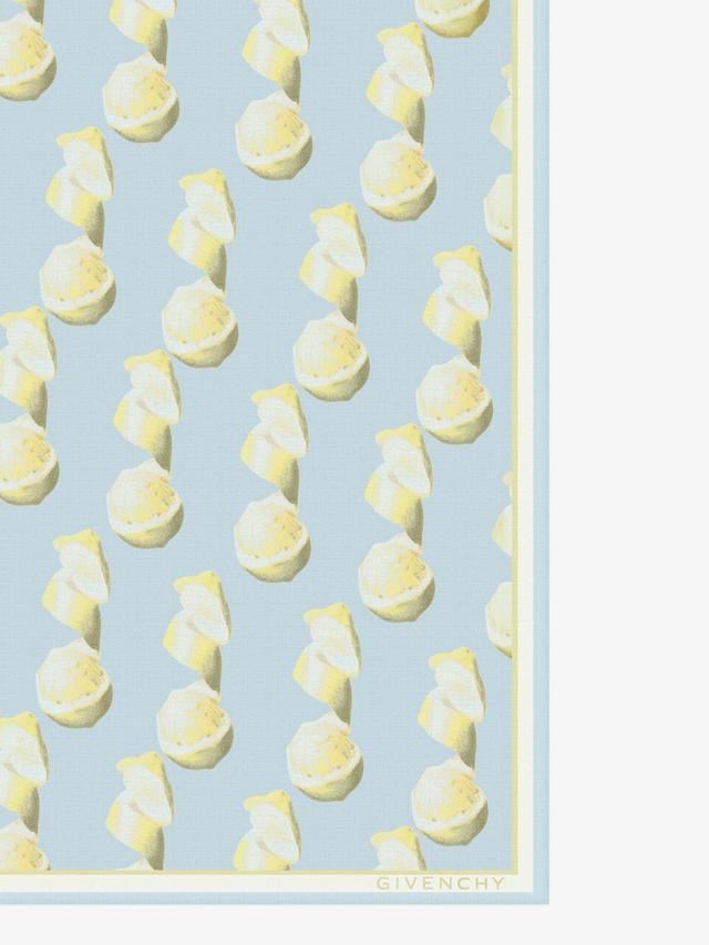 Large square in silk 4G with lemon print Product Image