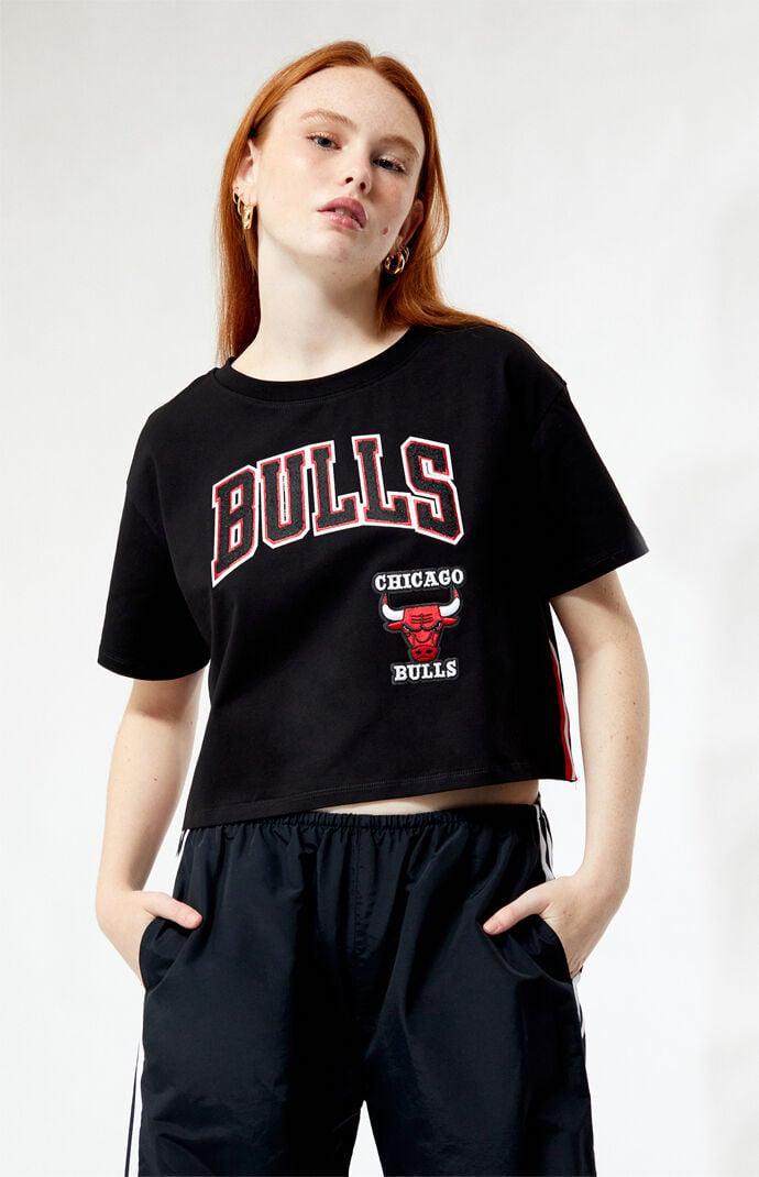 ProStandard Women's Chicago Bulls Retro Classic Cropped T-Shirt Product Image