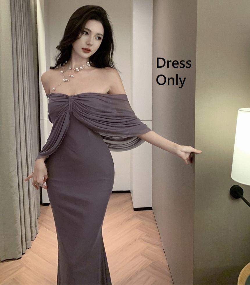 3/4-Sleeve Off-Shoulder Mock Two-Piece Plain Ruched Maxi Bodycon Dress Product Image