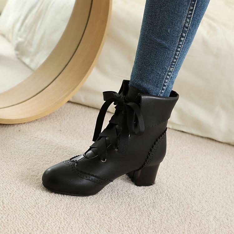 Chunky Heel Lace-Up Wingtip Brogue Short Boots Product Image