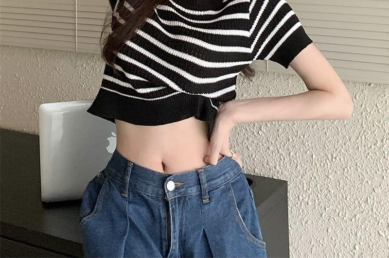 Striped Short-Sleeve Knit Cropped Top Product Image