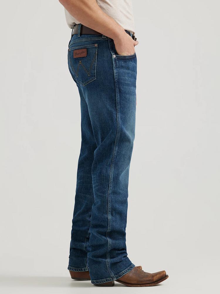 Wrangler Retro® Men's Lindel Slim Fit Bootcut Jeans Product Image