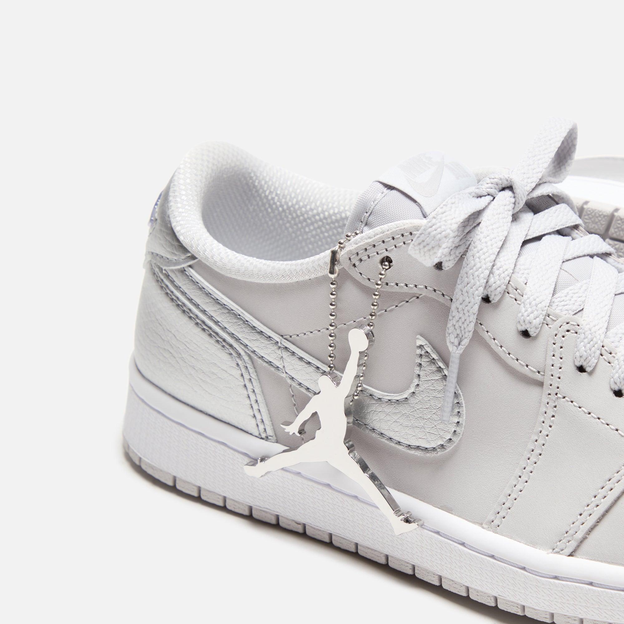 Jordan Air Jordan 1 Low OG - Neutral Grey / Metallic Silver / White Male Product Image