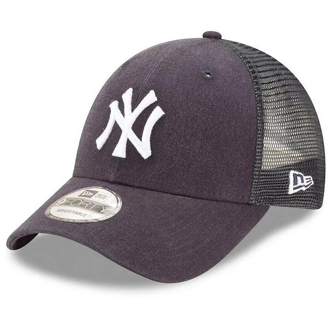 Mens Navy New York Yankees Trucker 9FORTY Adjustable Snapback Hat Product Image