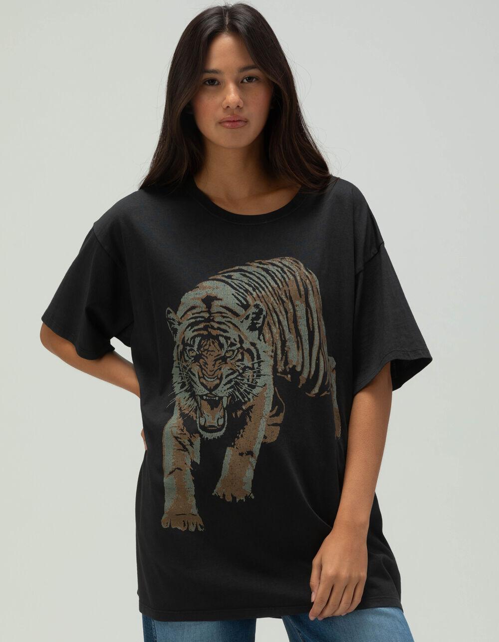 WRANGLER Tiger Womens Oversized Tee Product Image