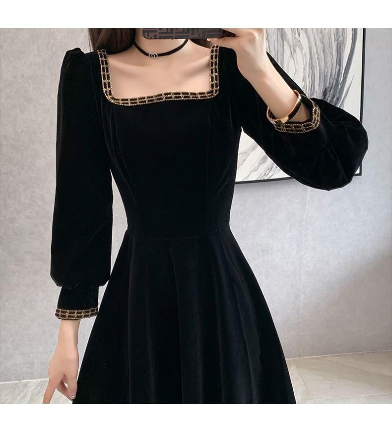 Long-Sleeve Square Neck Velvet Midi A-Line Dress Product Image