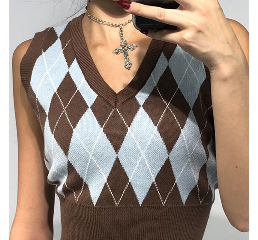 Argyle Print Knit Vest Product Image