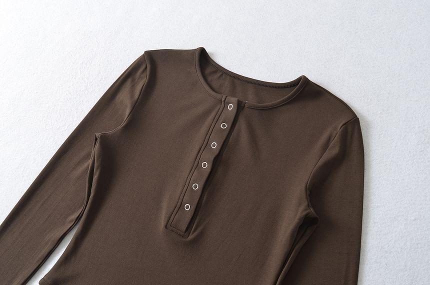 Mock Two-Piece Long-Sleeve Two-Tone Henley Tee Product Image