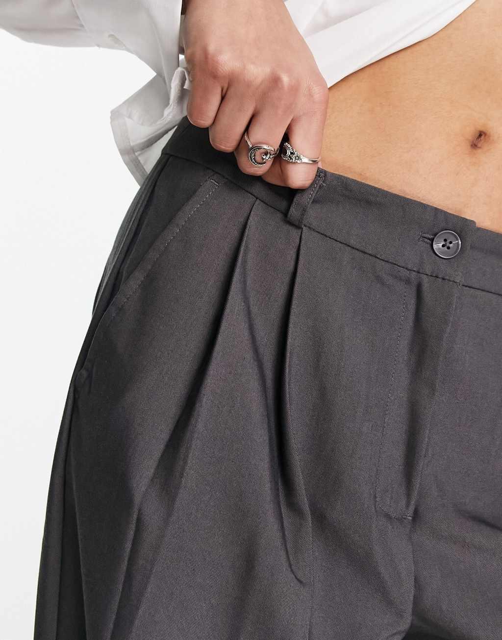 Only pleat wide leg tailored pants in charcoal  Product Image