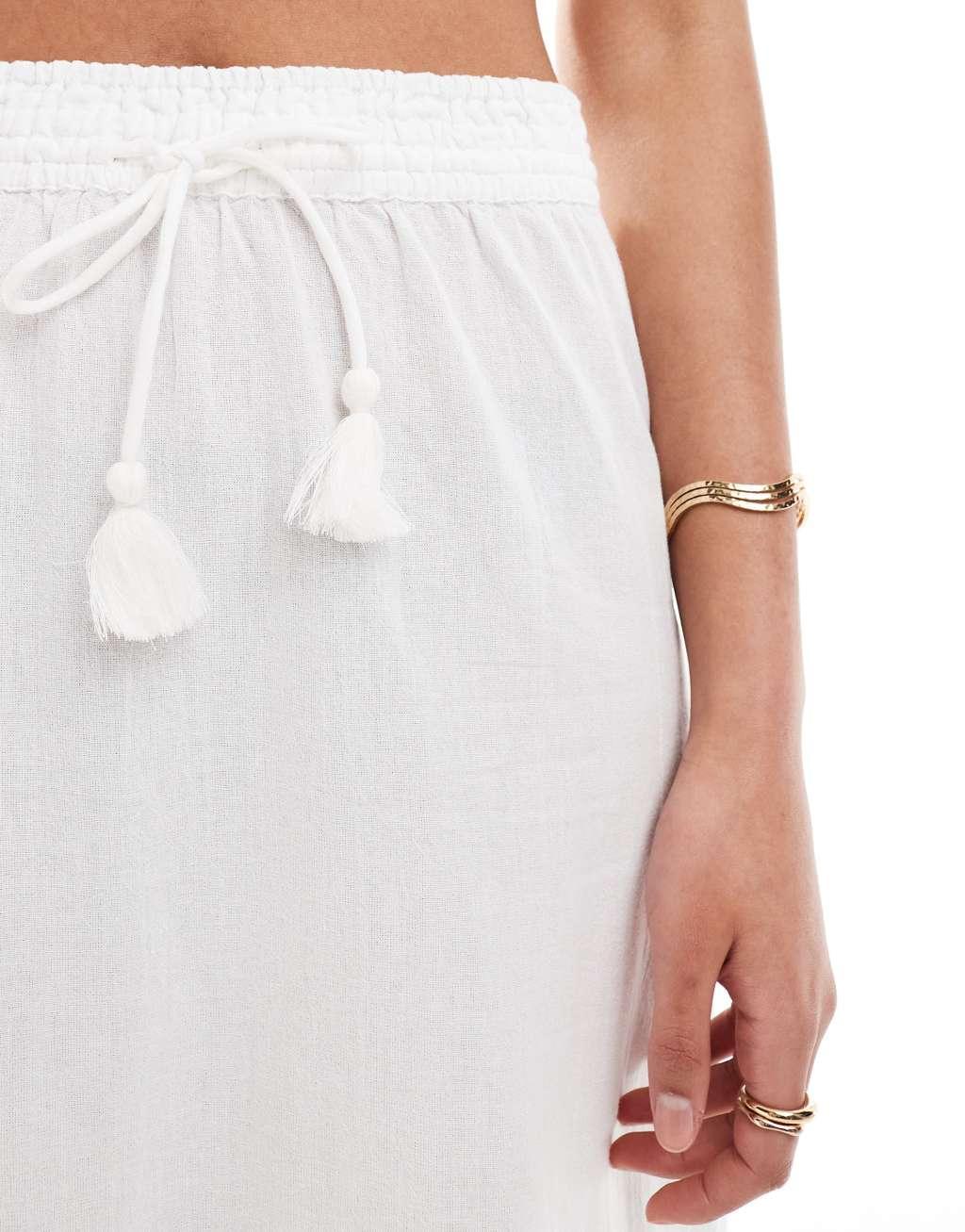 Vero Moda Tall boho maxi skirt in white Product Image