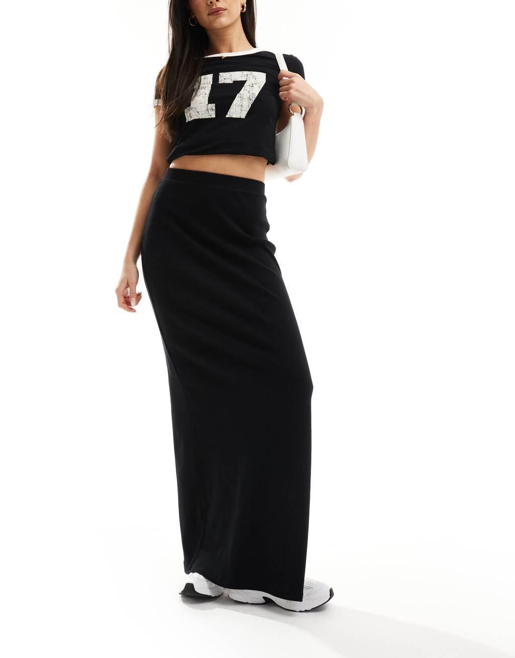 ASOS DESIGN Curve ribbed maxi skirt with side slit in black Product Image