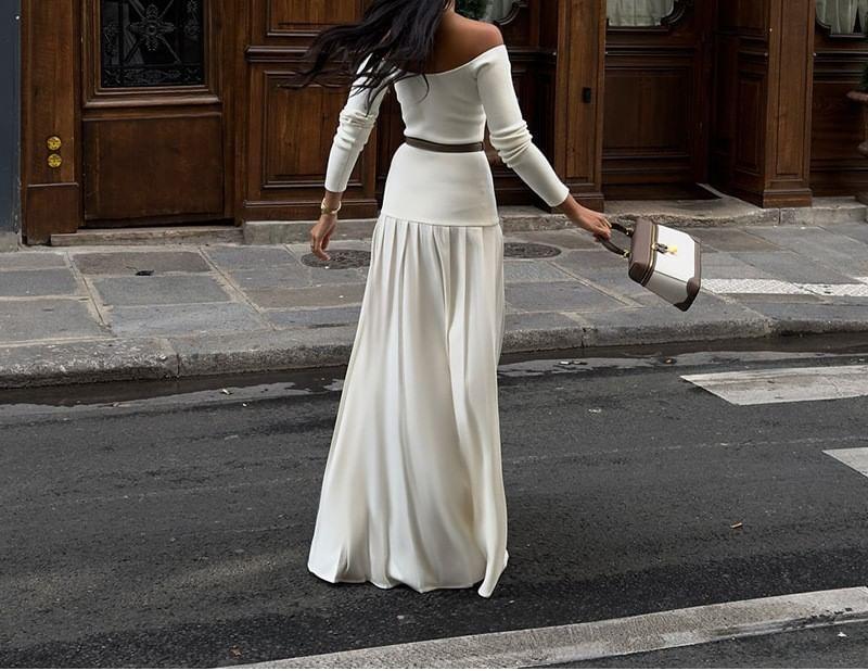 Long-Sleeve Off-Shoulder Plain Pleated Maxi A-Line Dress Product Image