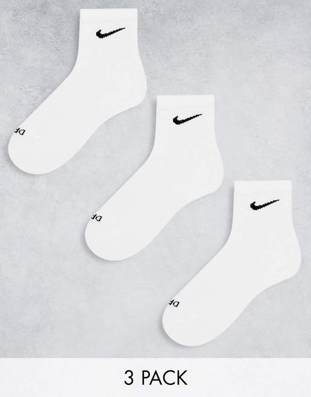 Nike Training Everyday Plus Cushioned 3-pack ankle socks in white Product Image