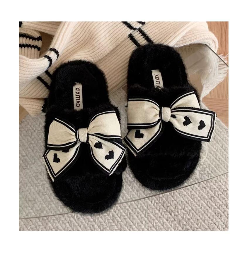 Fluffy Heart Print Bow Slippers Product Image