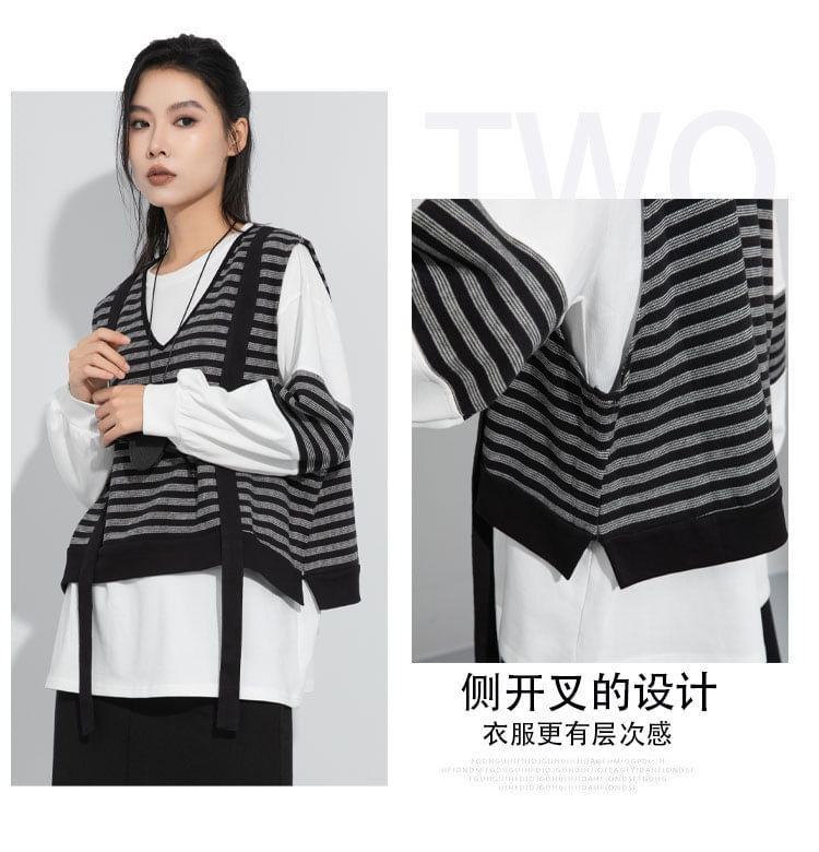 Set: Round Neck Striped Panel Pullover + V-Neck Slit Vest Product Image