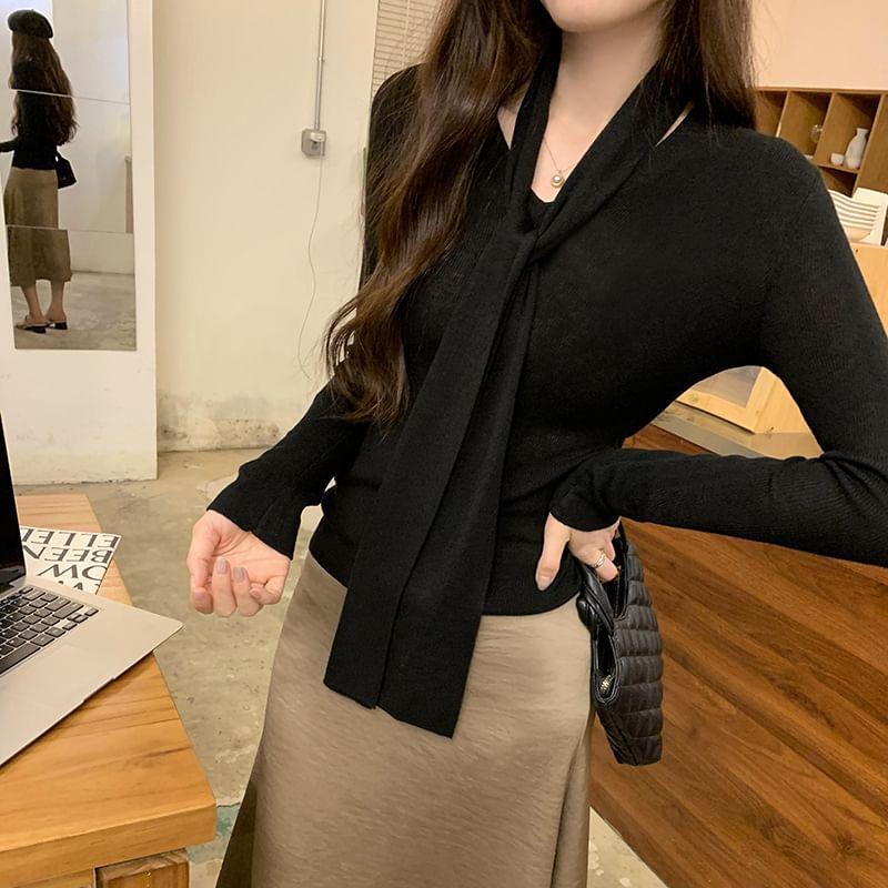 Long Sleeve V-Neck Tie-Front Plain Slim-Fit Knit Top Product Image