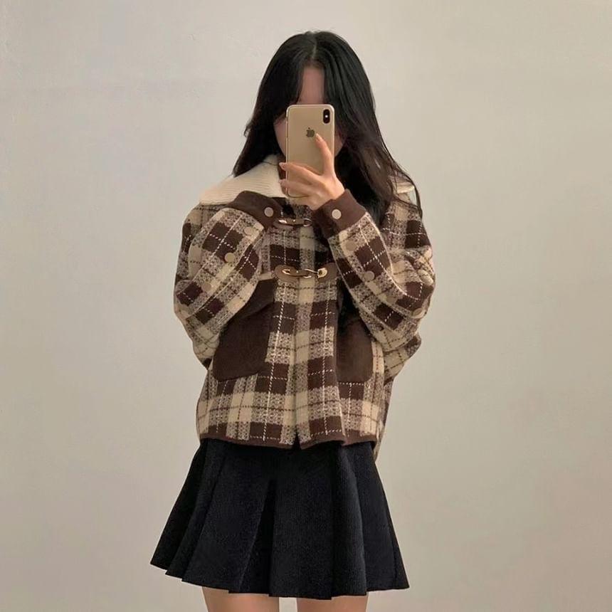 Collared Plaid Buckle Cardigan Product Image