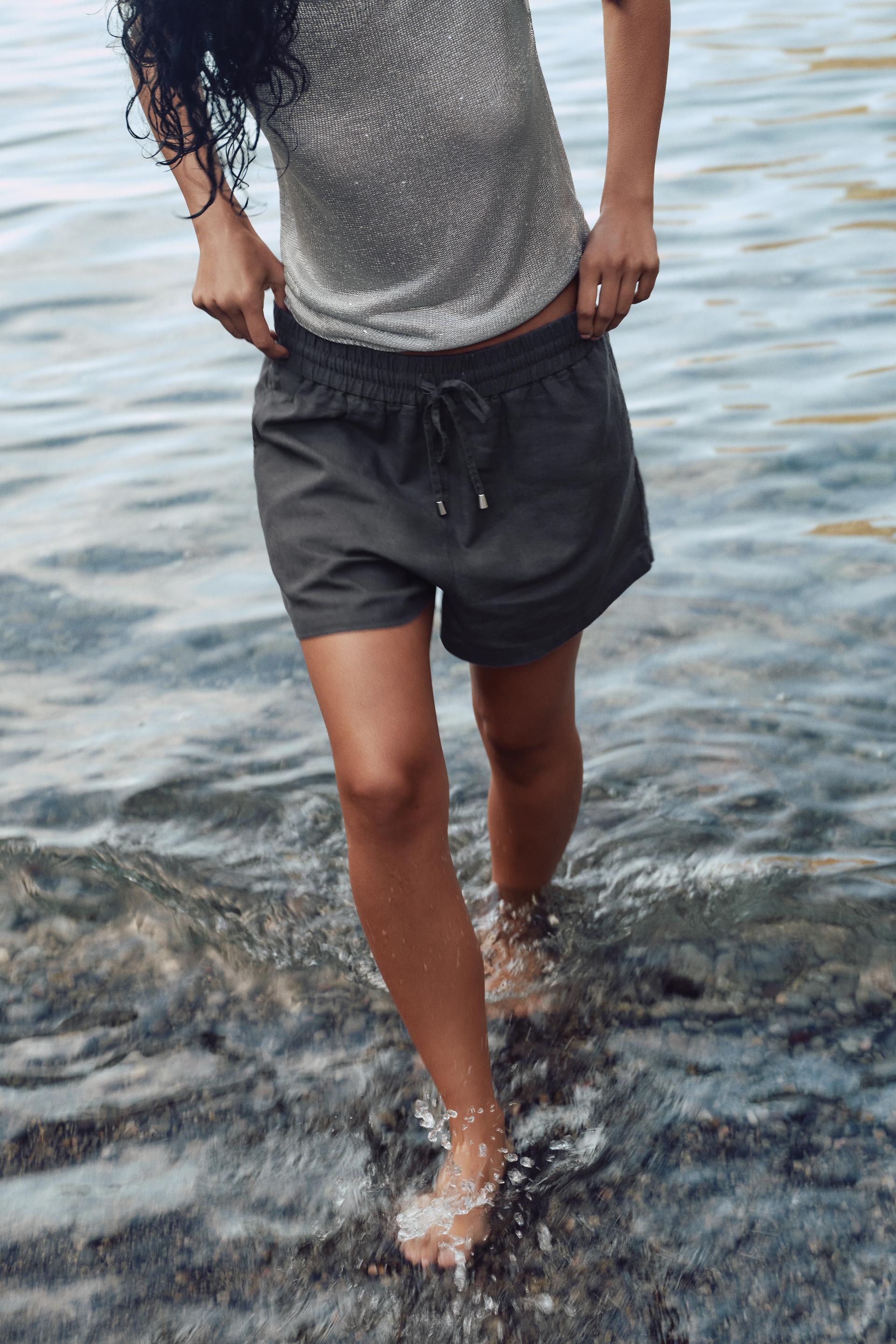 LINEN BLEND SHORTS Product Image