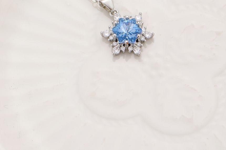 Snowflake Faux Pearl Alloy Lariat Necklace Product Image