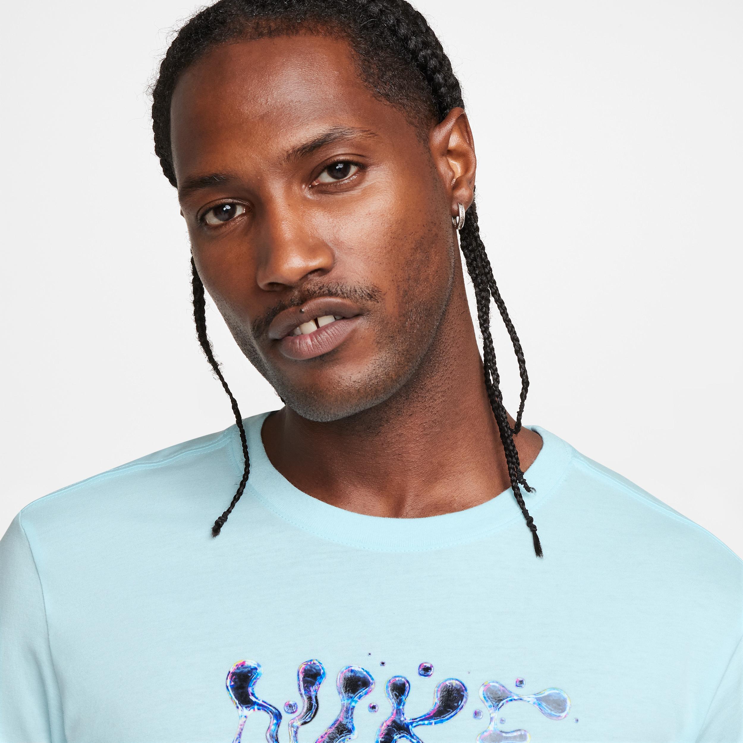 Men's Nike Sportswear Club Long-Sleeve T-Shirt Product Image