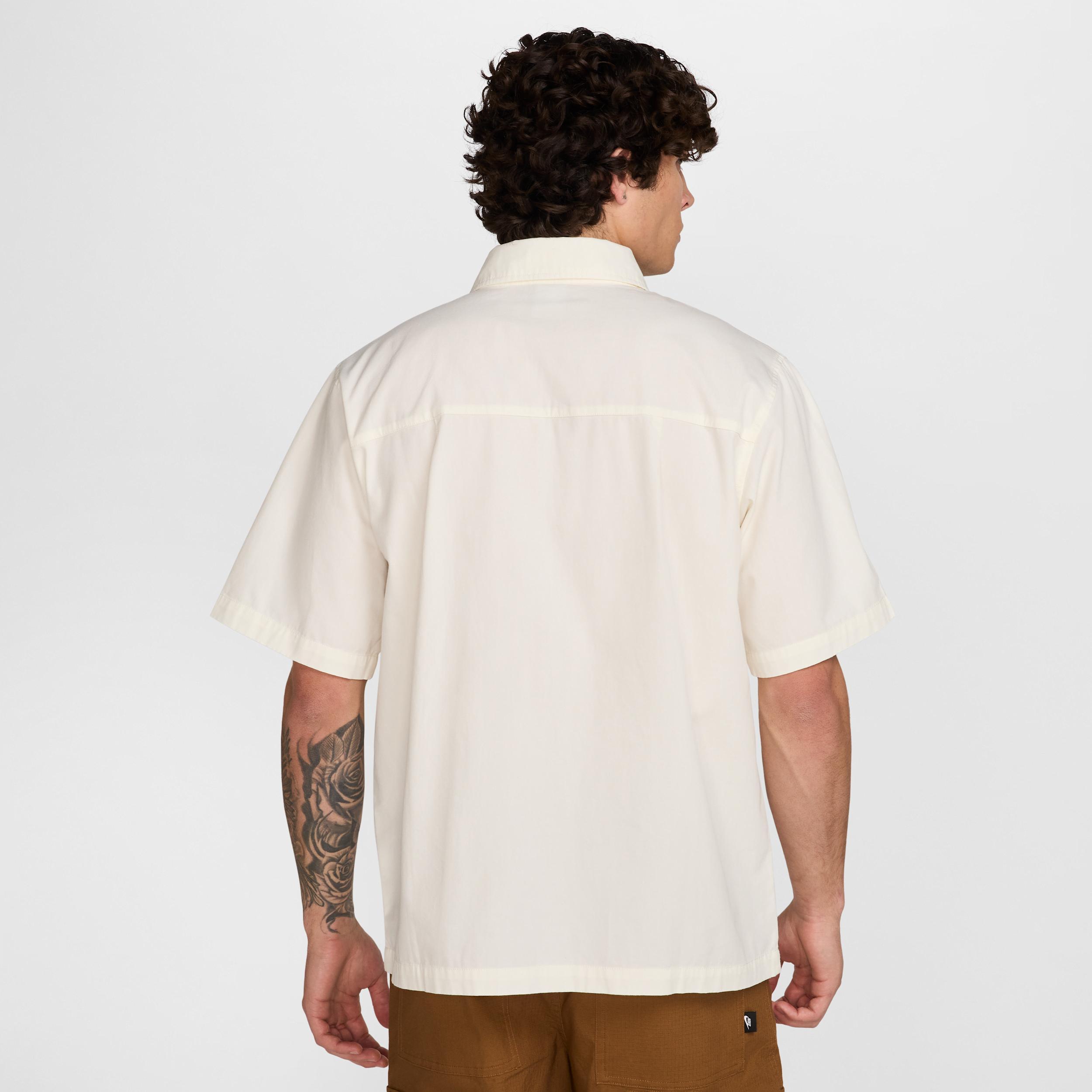 Nike Club Men's Short-Sleeve Button-Down Shirt Product Image