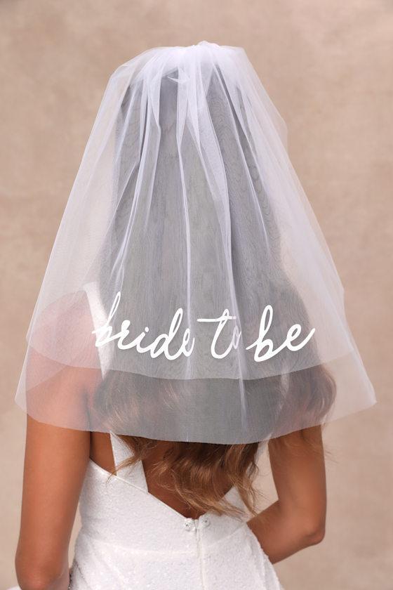 Bride to Be White Tulle Layered Short Veil Product Image