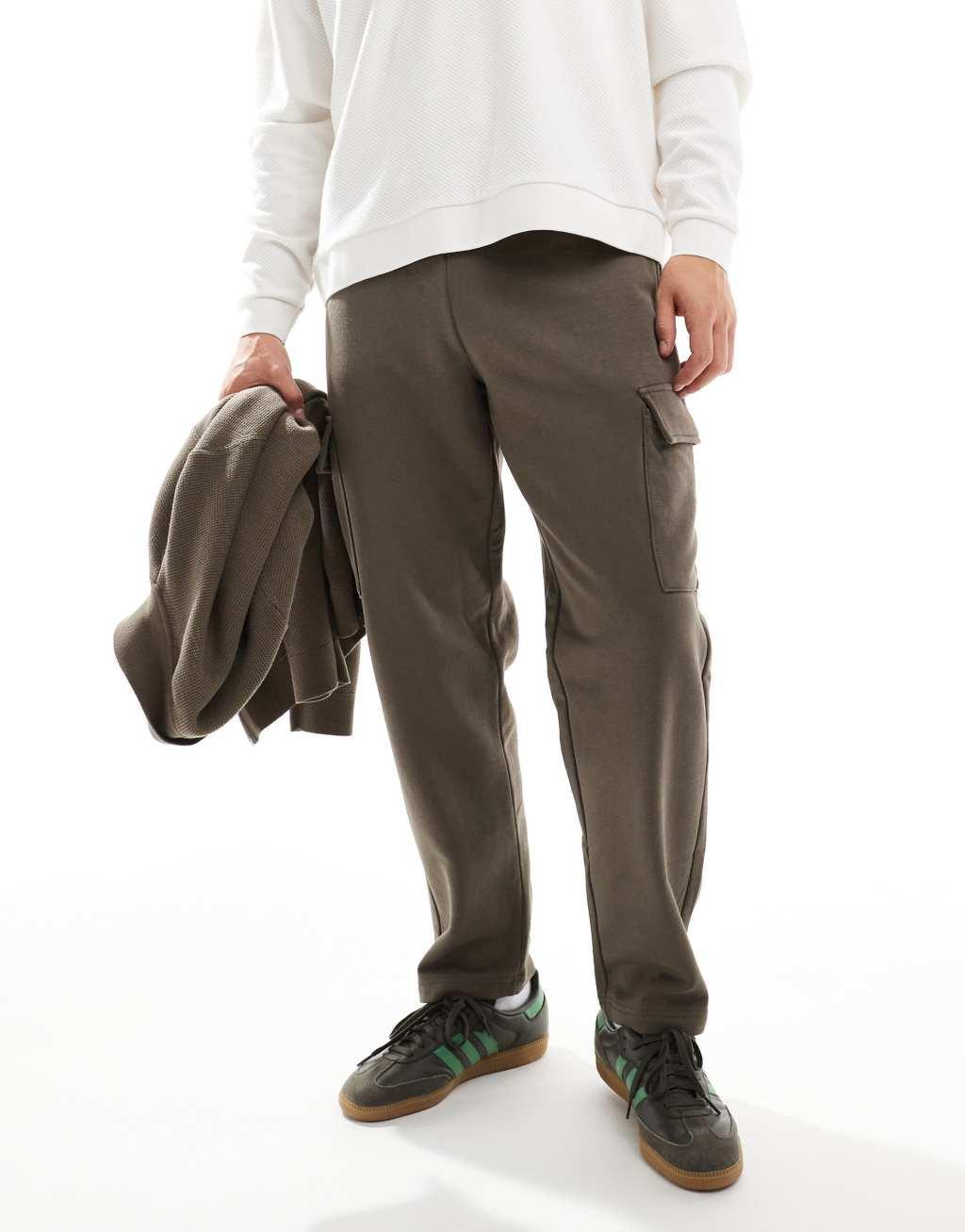 ONLY & SONS straight fit cargo pants in brown Product Image