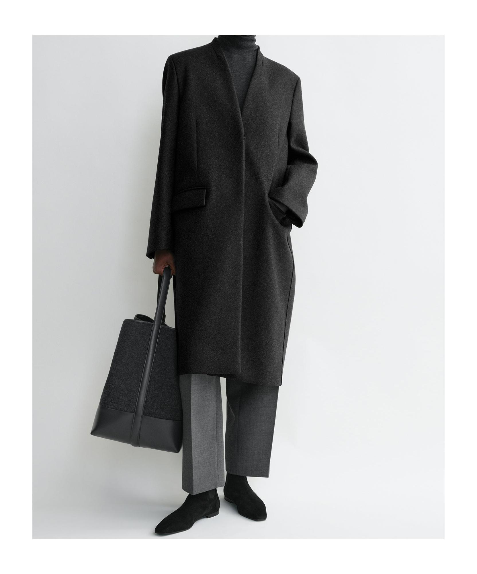 TOTÊME Deep Pleat Coat In Black Product Image