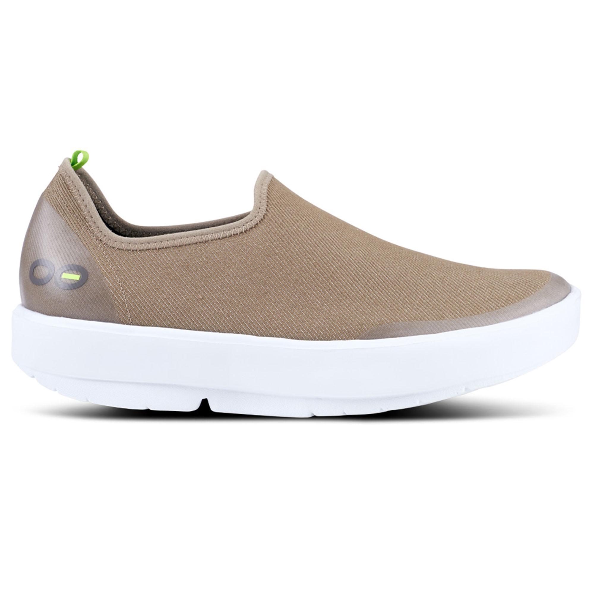 OOFOS OOmg Low eeZee (Black) Women's Shoes Product Image