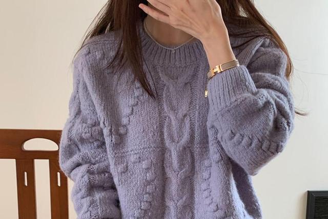 Long-Sleeve Round Neck Plain Bobble Sweater Product Image