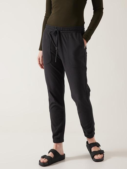 Farallon Jogger Product Image