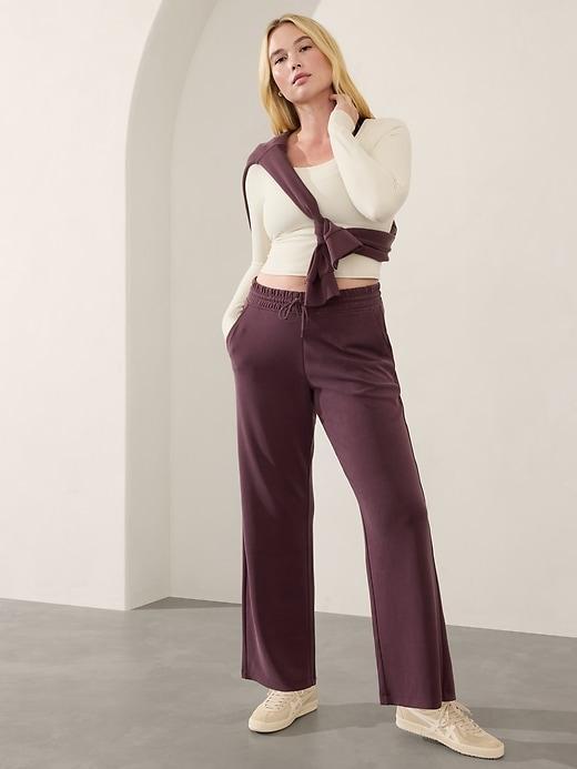 Seasoft Mid Rise Straight Pant Product Image