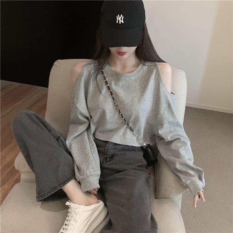 Long Sleeve Round Neck Cold Shoulder Plain Cropped Knit Top Product Image