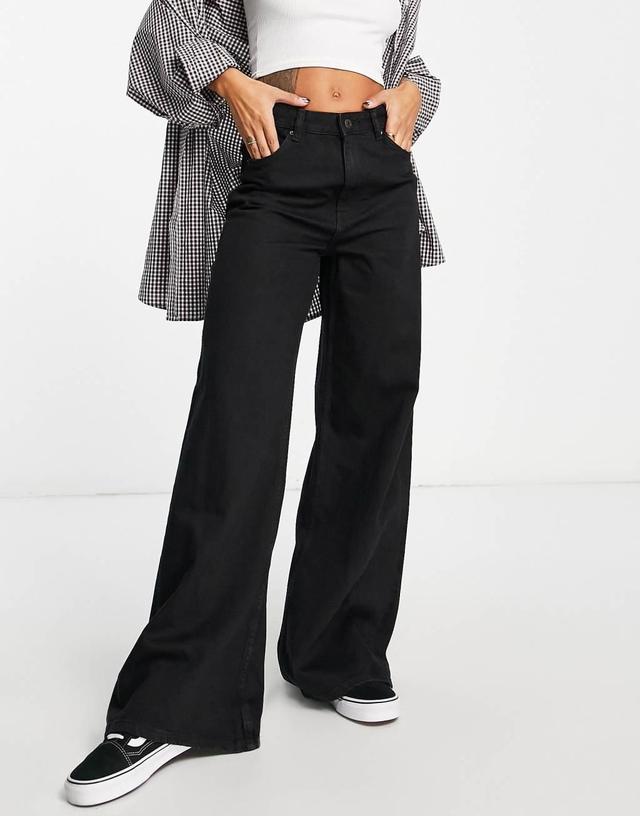 Bershka high rise wide leg jeans in black Product Image