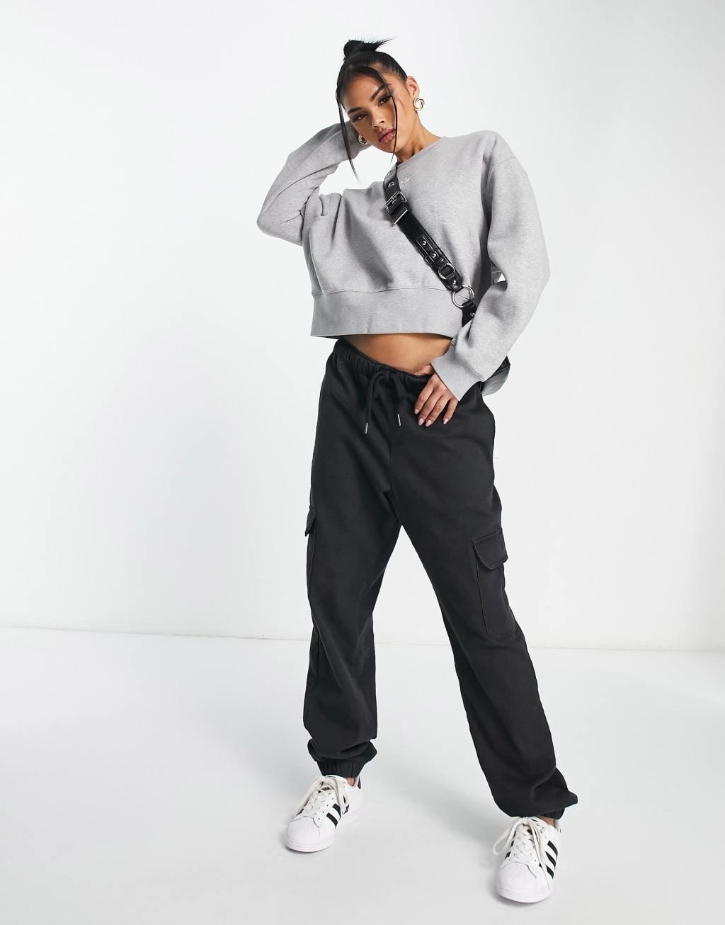 adidas Originals Essentials Sweatshirt in gray Product Image