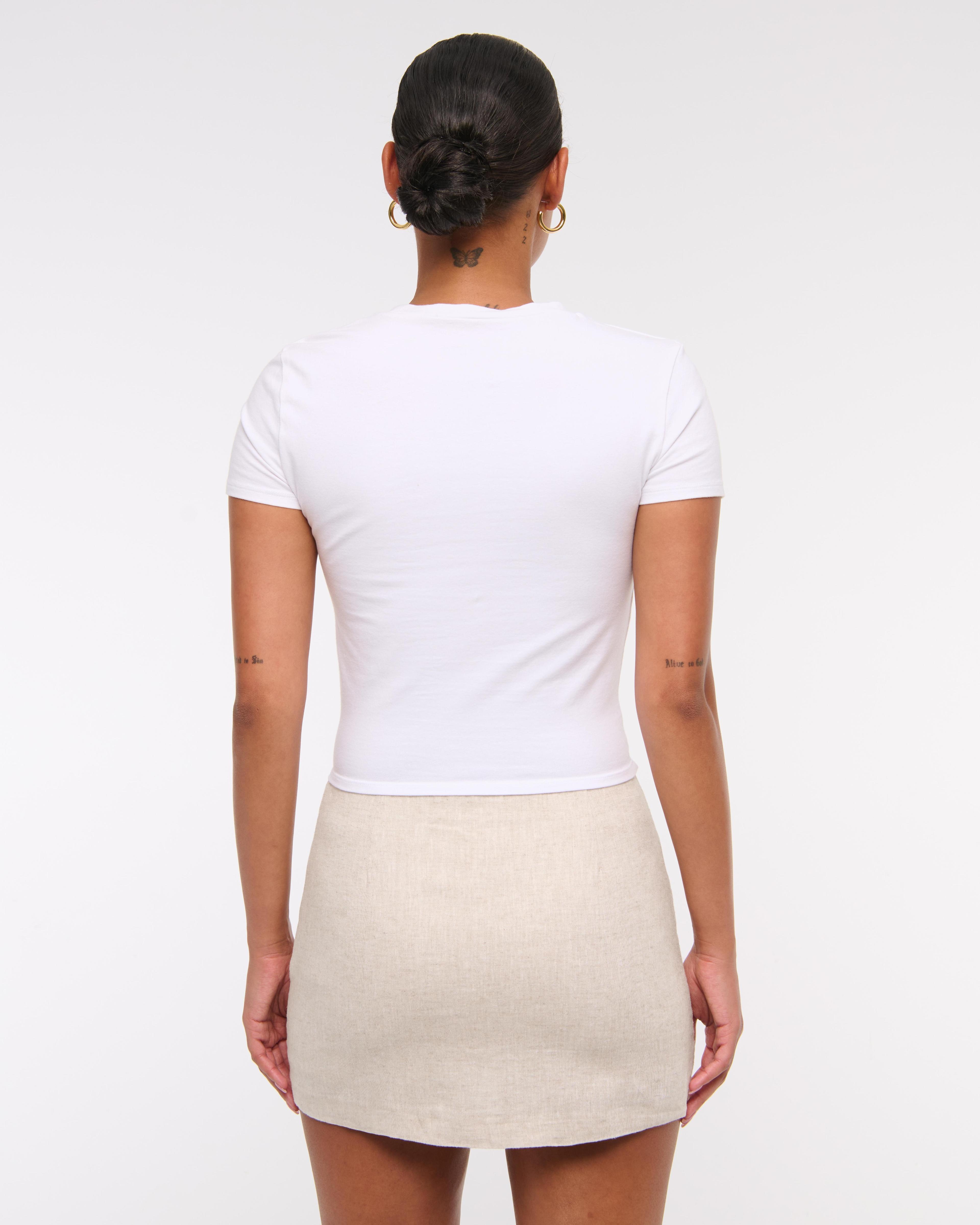 The A&F Scarlett Mid Rise Linen-Blend Mini Skort Product Image