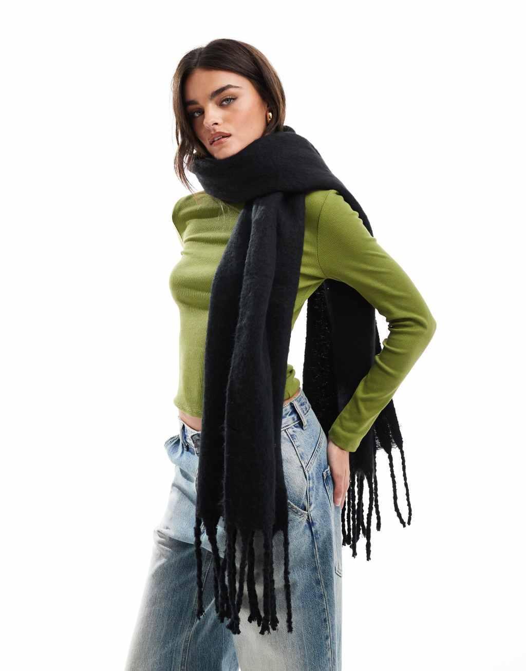 Object soft chunky tassel scarf in black product image