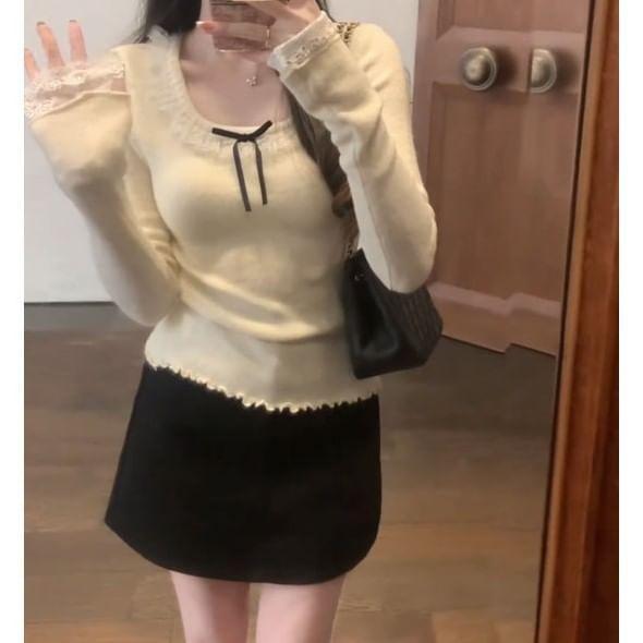 Scoop Neck Plain Lettuce Edge Lace Trim Bow Sweater Product Image