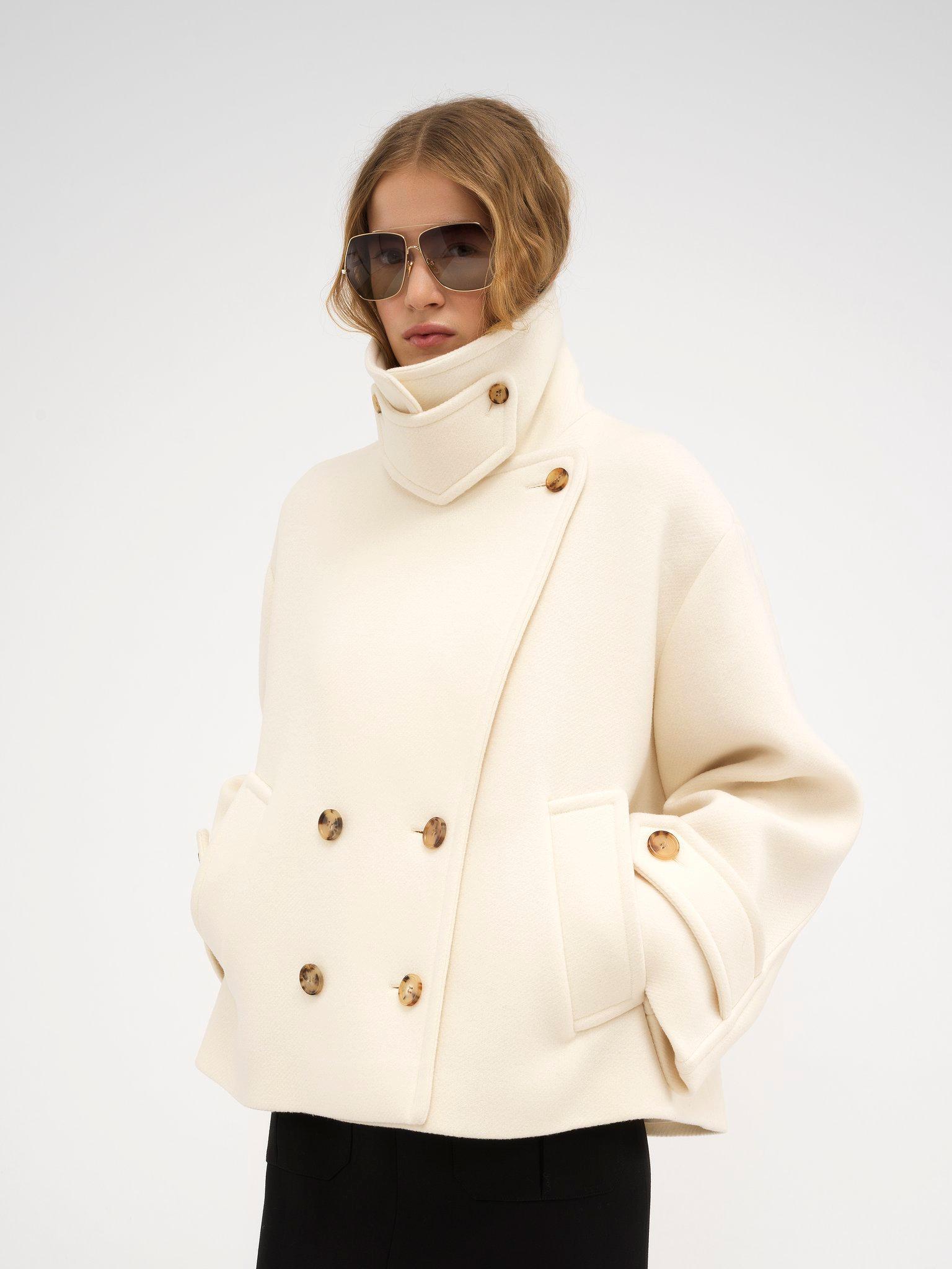 Oversized short coat in wool Product Image