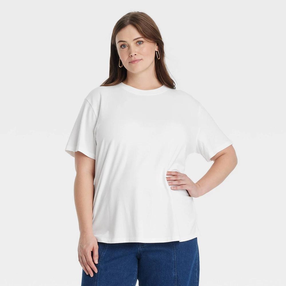 Womens Short Sleeve Boyfriend T-Shirt - Universal Thread White 3X Product Image