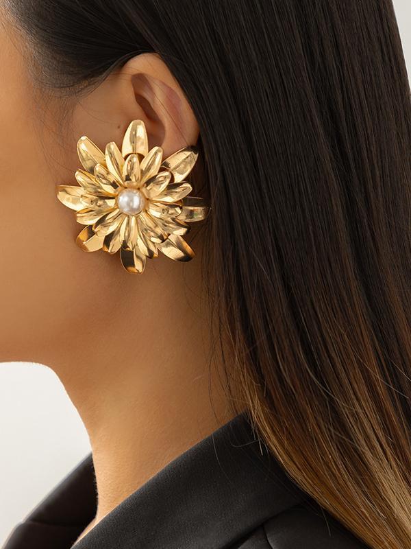 Flower Shape Drop Earrings Product Image