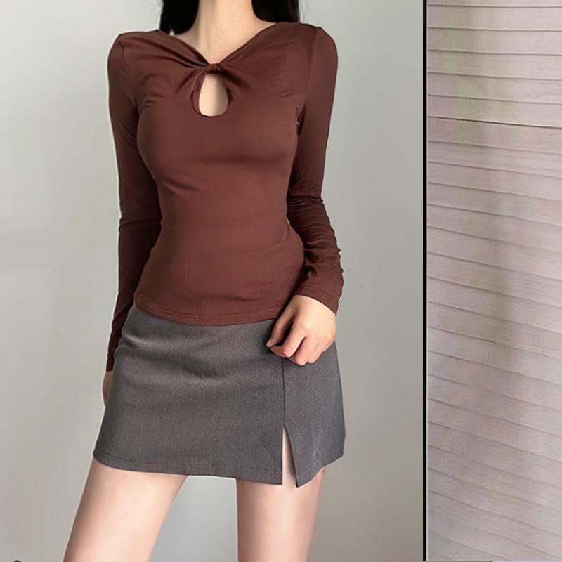 Long-Sleeve Cutout Twisted Plain Top Product Image