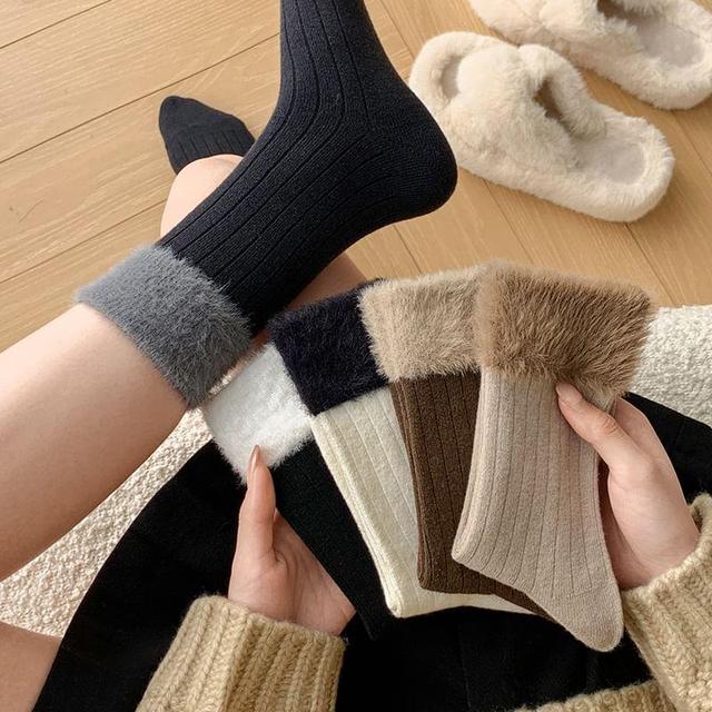 Two Tone Fluffy Panel Socks / Set Product Image