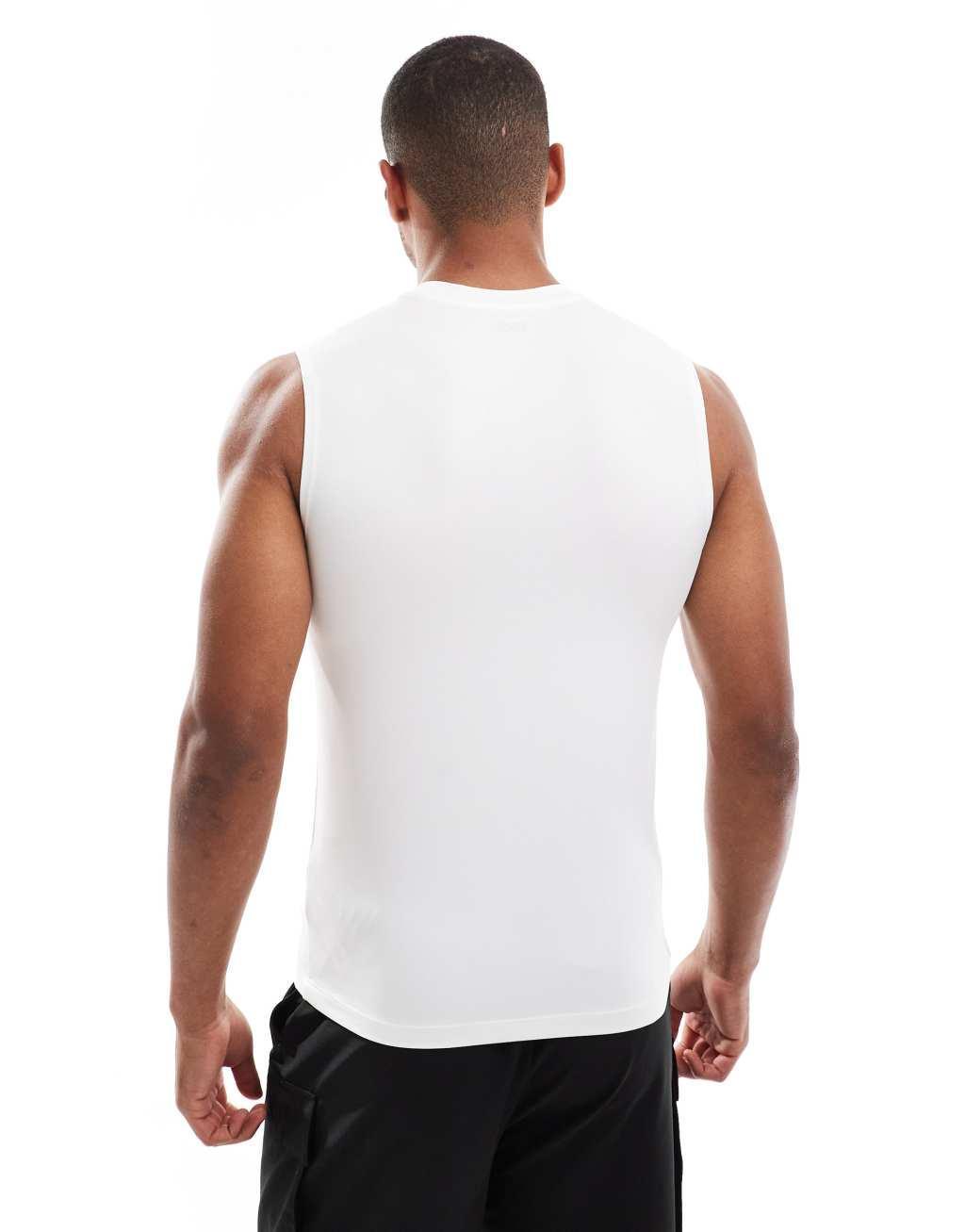 ASOS 4505 Icon muscle fit training tank with quick dry in white Product Image