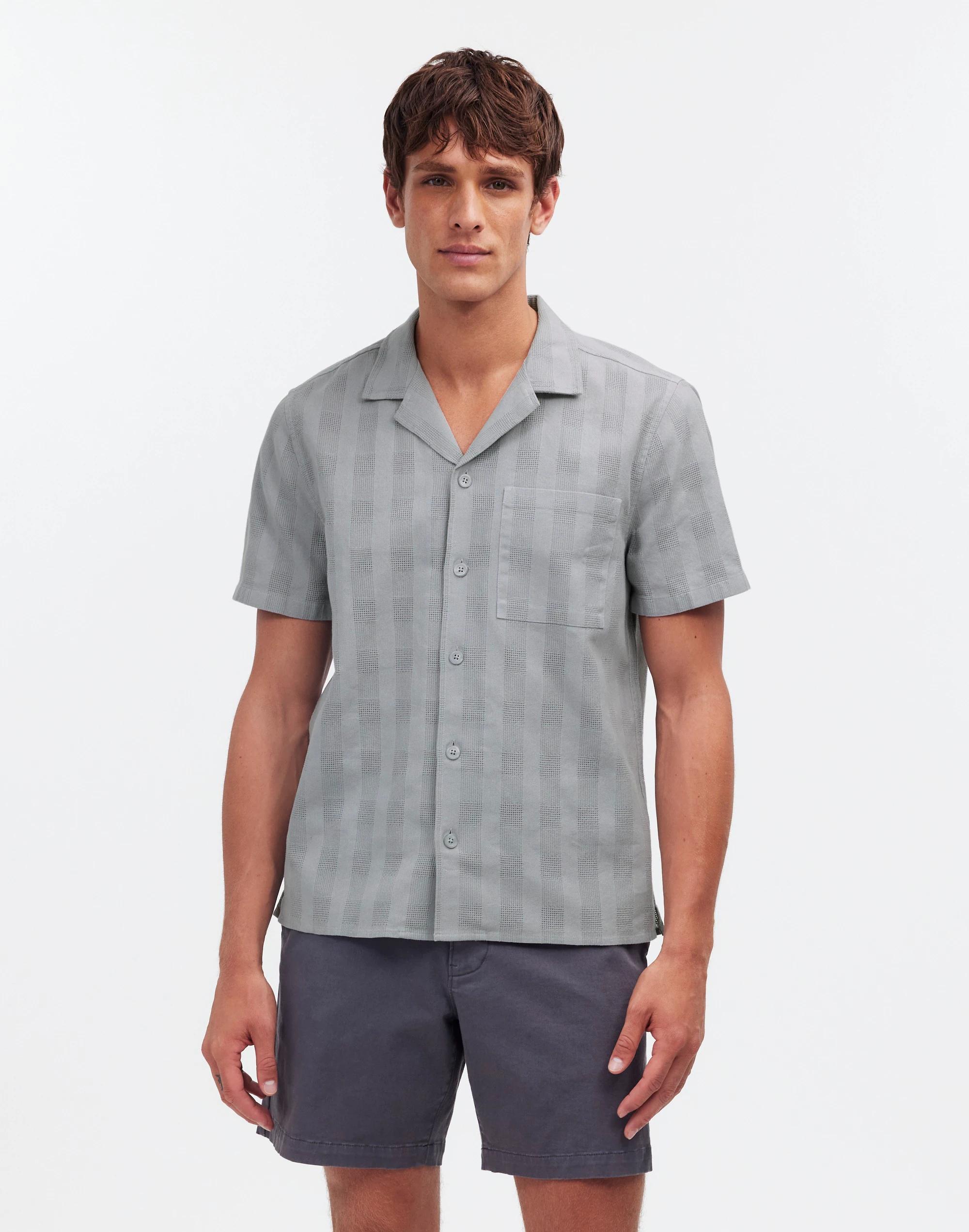 Easy Short-Sleeve Shirt in Textured Dobby Product Image