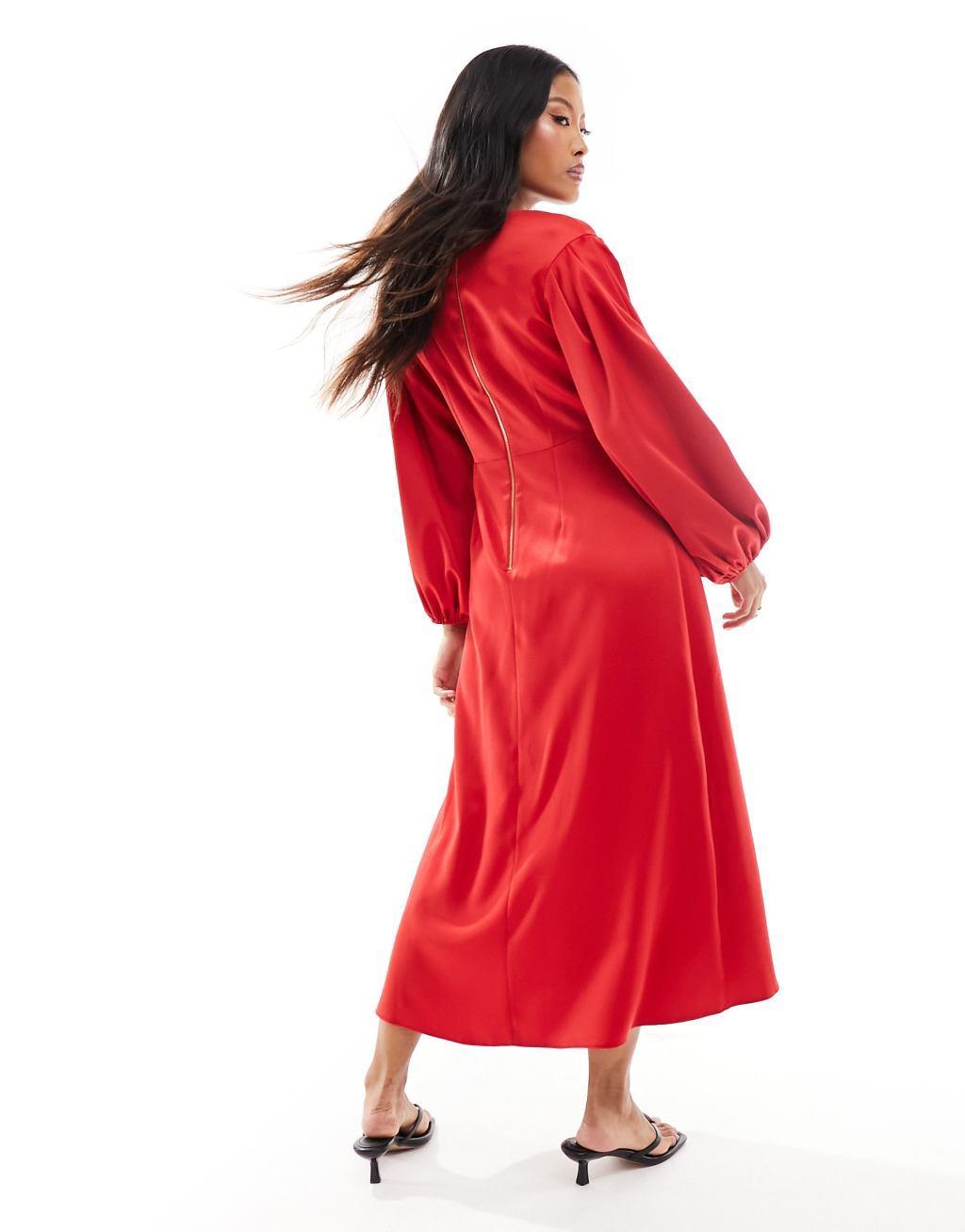 Closet London Petite balloon sleeve midaxi dress in red Product Image